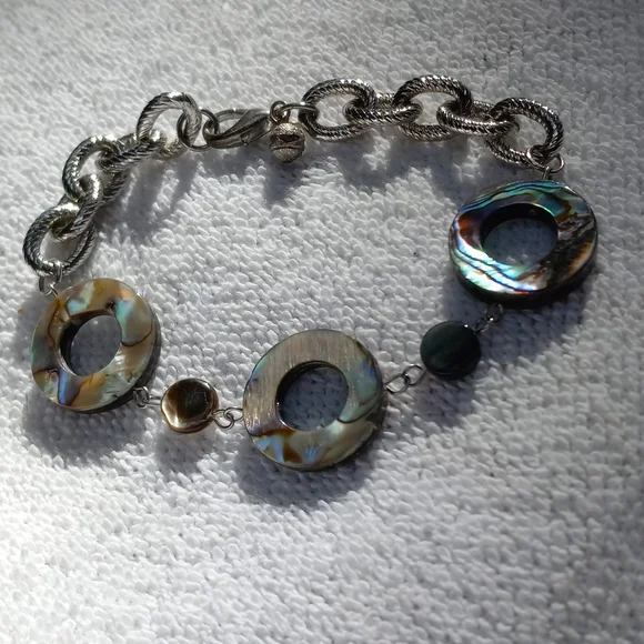 Abalone Shell Bracelet - Picture 3 of 3